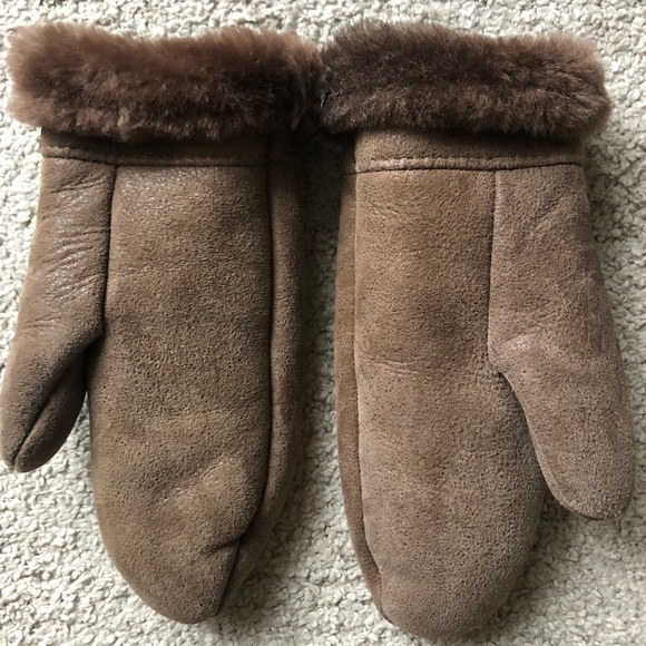 Brown Shearling Mittens - Picture 3 of 4